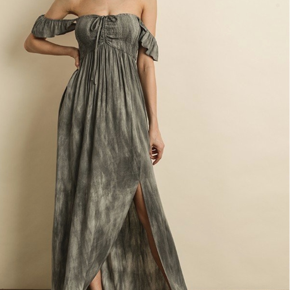 Off the shoulder Maxi Dress